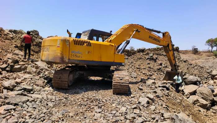 used R-215 Price used hyundai excavator in 1713422195.webp