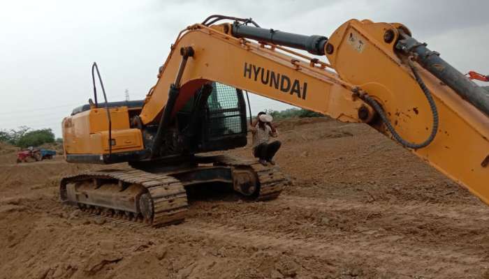 used R-210 Price used hyundai excavator in ahmedabad gujarat hyundai r210 for sale he 1670 1564984427.webp
