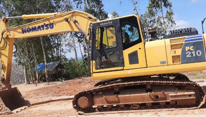 used PC210 Price used komatsu excavator in tirvuru andhra pradesh komatsu pc210 machine with breaker komatsu he 2004 1638527096.webp