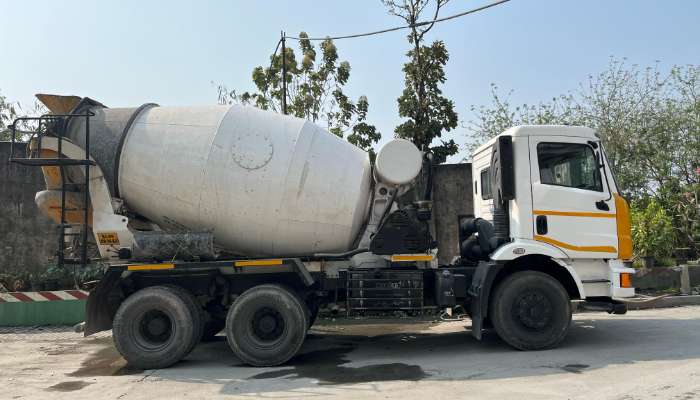 used 7 Cubic Meter Price used schwing stetter transit mixer in 1763449605.webp