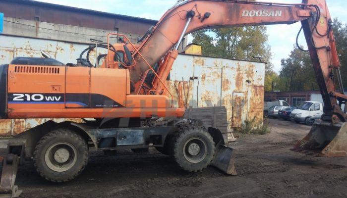 Doosan DX 210 Excavator With Breaker For Rent