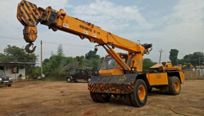 Escort Pick N Carry Crane On Rent