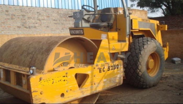 Escorts 5250 Soil Compactor On Rent