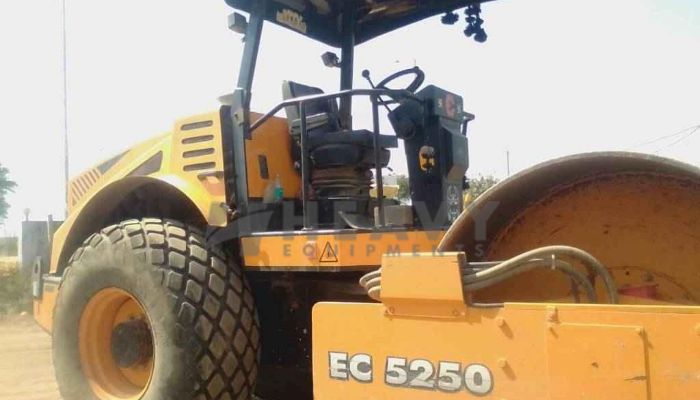 Rent on Escorts Soil Compactor 10 Ton