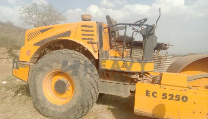 Escort Soil Compactor EC 5250 On Hire