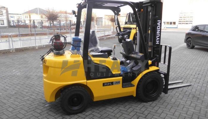 Hire Hyundai Diesel Forklift Truck