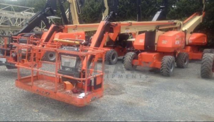 JLG 800 AJ Man Lifter For Rent