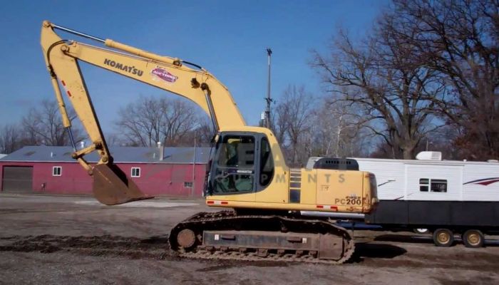 Komatsu PC200- 6 Excavator For Rent