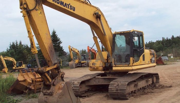 Rent On Komatsu PC 200 Excavator 