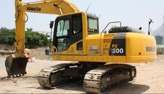 komatsu PC 200 Excavator For Rent