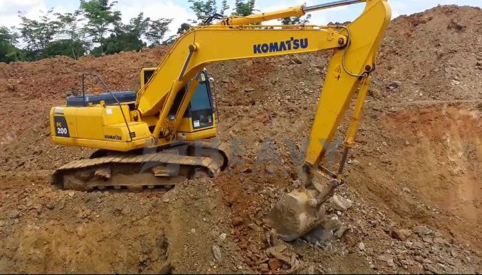 Rent On Excavator PC 200 In Kutch