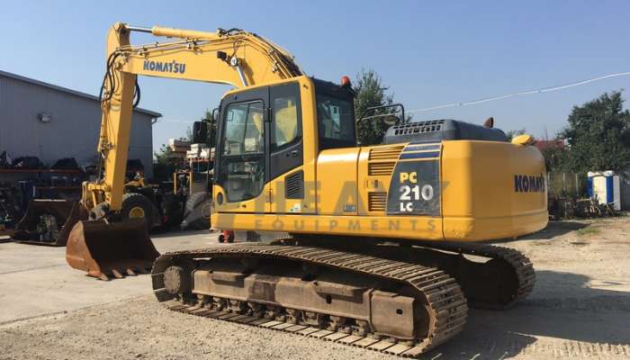 Komatsu PC210 Excavator On Rent