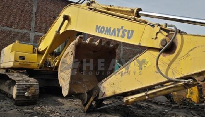 Hire Komatsu Excavator In Delhi