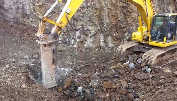 Hydraulic Rock Breaker Rental In India