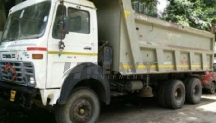 Hire On Hyva LPK 2518 Truck 