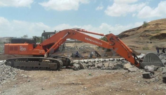 TATA Hitachi EX 200 LC Excavator With Rock Breaker 