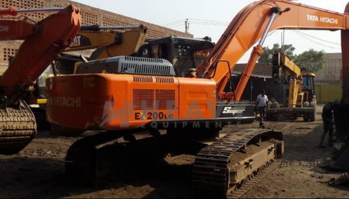 TATA HITACHI Excavator EX-200 Hire On Mumbai