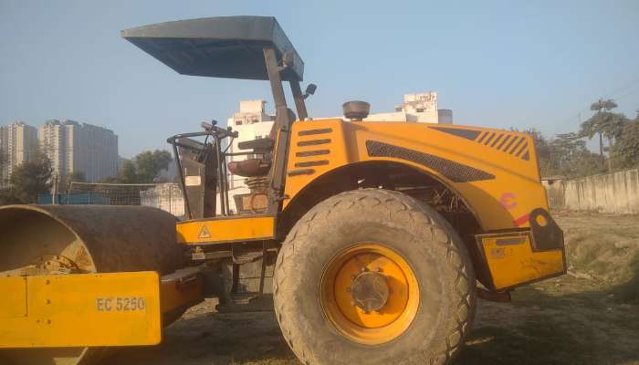 used escort soil compactor in  1675314049.webp