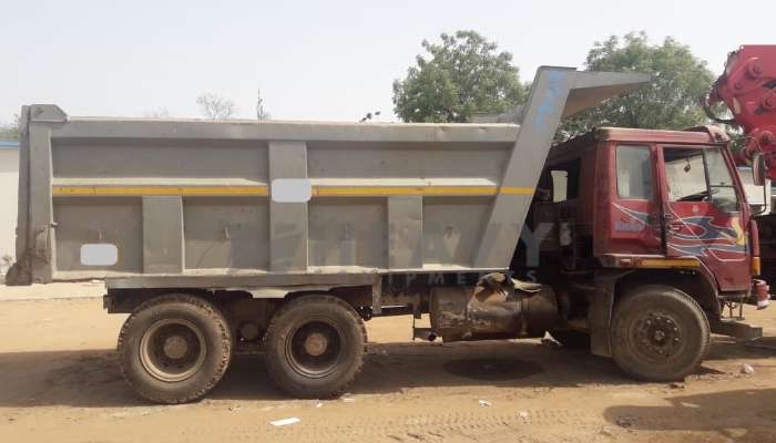 Amw 2518 tipper for sale