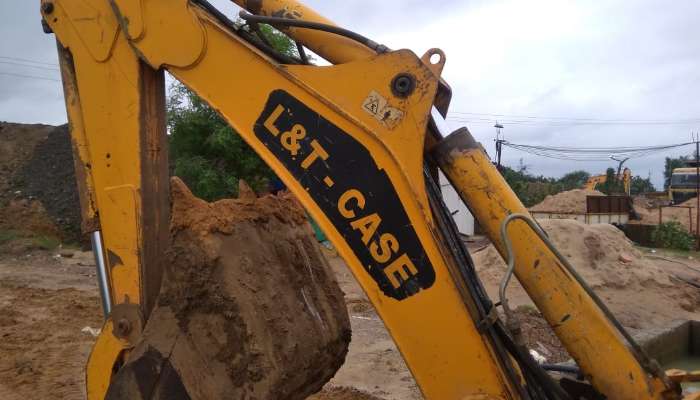 Case 770 Backhoe Loader