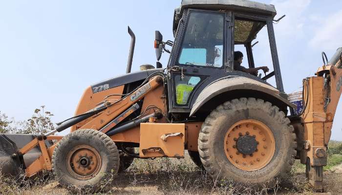 Used CASE Backhoe loader in Gujarat