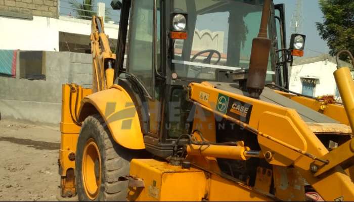 Case 770 SS Backhoe Loader