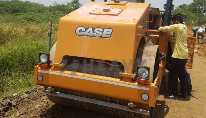 Case 752 Roller