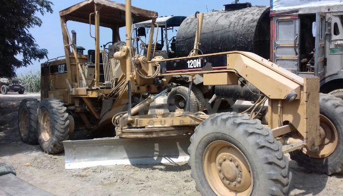 CAT 120H Grader CAT 120H Grader
