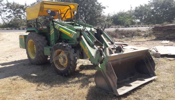 5055E Tractor With loader