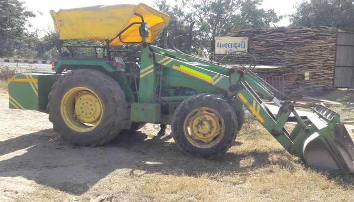 5055E Tractor With loader