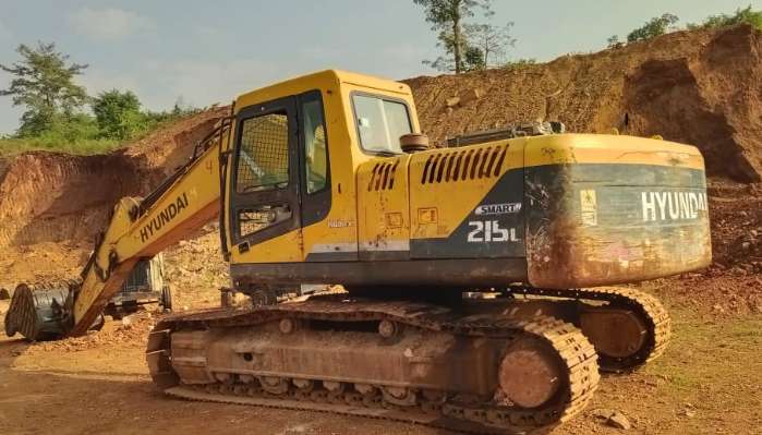 Used Hyundai Excavator 215 