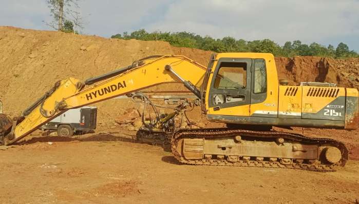 Used Hyundai Excavator 215 