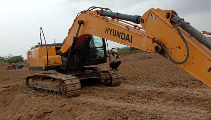 Hyundai R210 For Sale