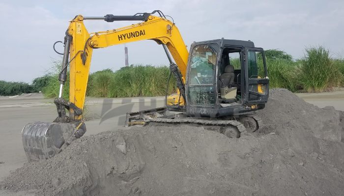 Used Hyundai R-80 used hyundai excavator in aligarh uttar pradesh used hyundai r 80 he 2016 1070 heavyequipments_1536580113.png