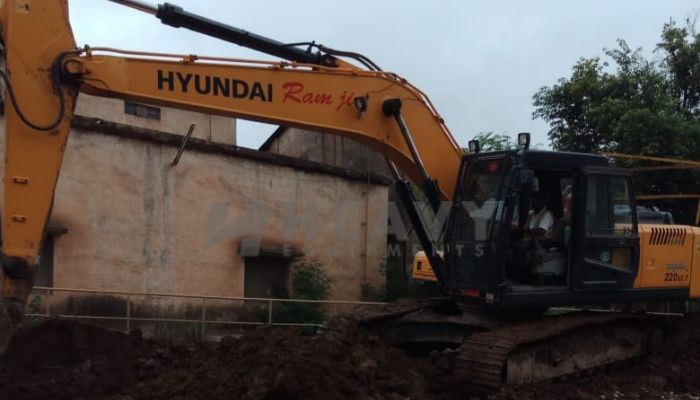 Used Hyundai Excavator used hyundai excavator in indore madhya pradesh used hyundai excavator he 2017 1061 heavyequipments_1536305773.png