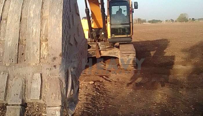 Hyundai R210 For Sale in Gujarat