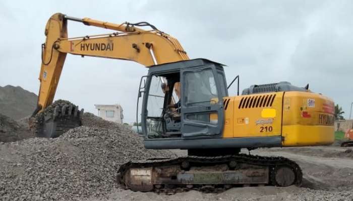 Hyundai R210 For Sale