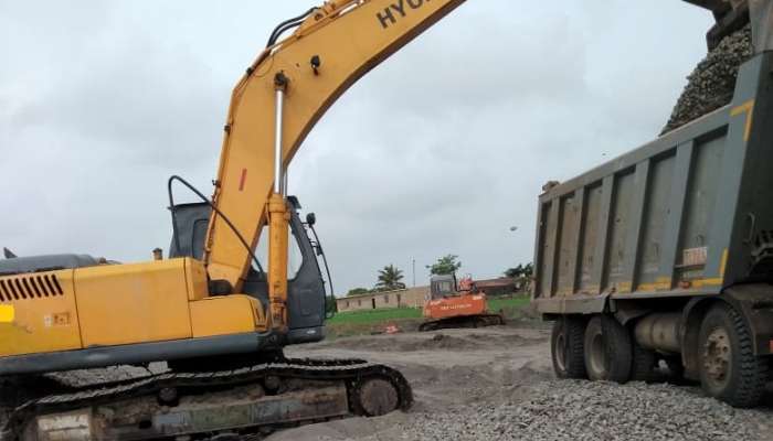 Hyundai R210 For Sale