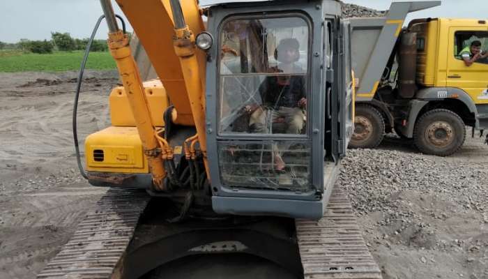 Hyundai R210 For Sale