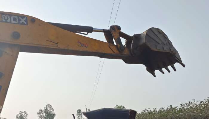 Used backhoe loader for sale in Ahmedabad 