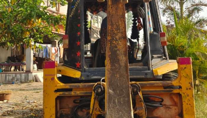 Used backhoe loader for sale in Ahmedabad 