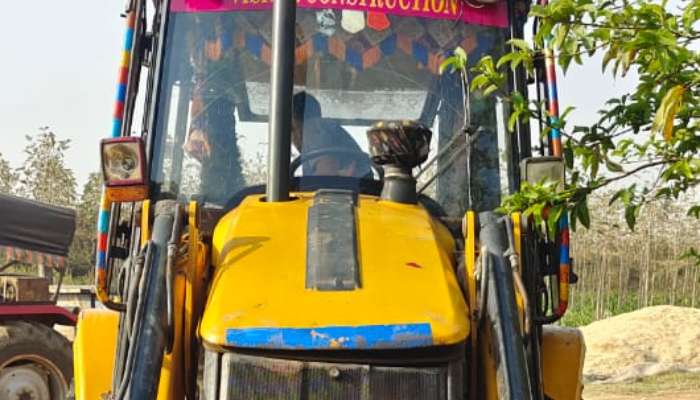 Used backhoe loader for sale in Ahmedabad 