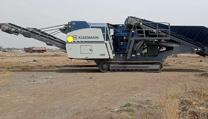 Used Mobile crusher chain mounted 