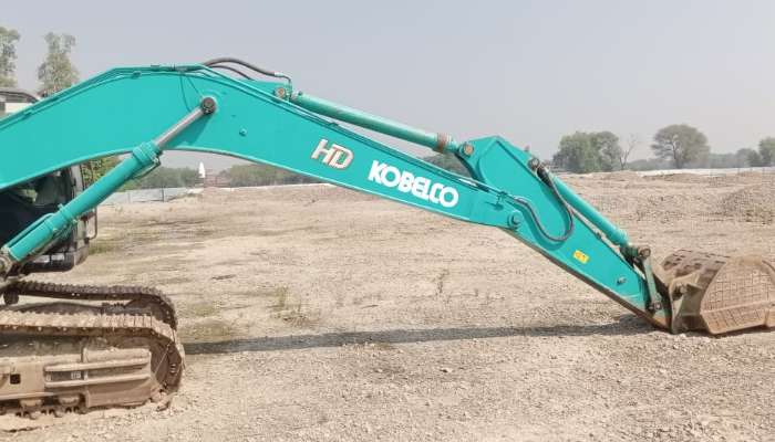 Used KOBELCO Excavator 210 for Sale 