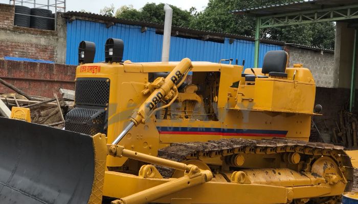 Used Komatsu D80-A8 Dozer