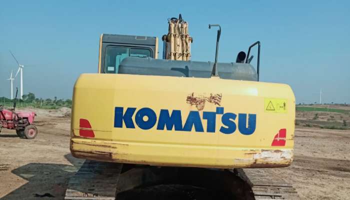 KUMATSU PC210 EXCAVATOR 