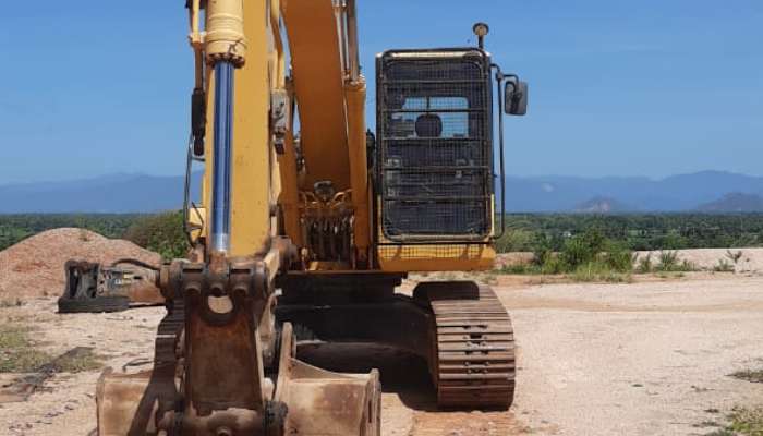 Komatsu PC210 machine with breaker komatsu