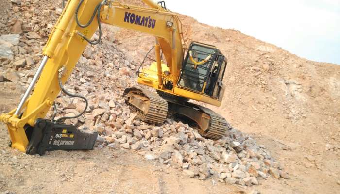 Komatsu PC210 machine with breaker komatsu