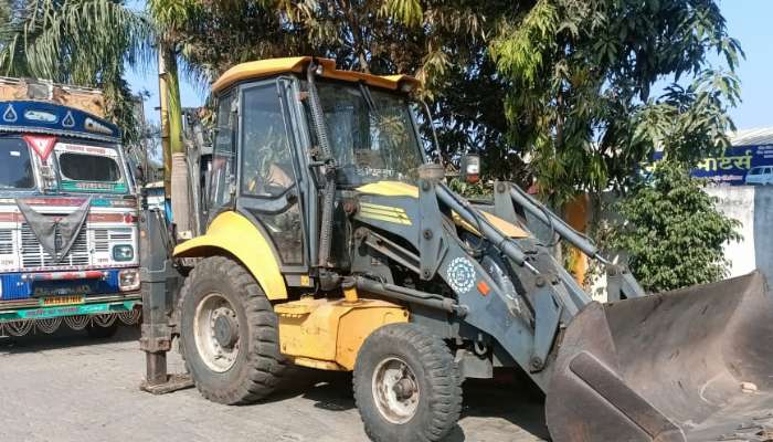 Mahindra Backhoe Loader VX Model