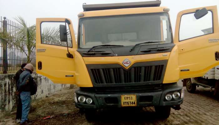 Mahindra Balzo 10 wheel dumper 